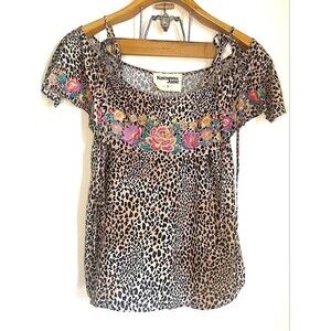 SAVANNA JANE floral embroidery off the shoulder top in leopard SZ: S